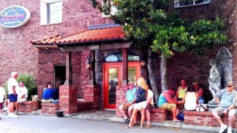 1449527350 benitos brick oven pizza